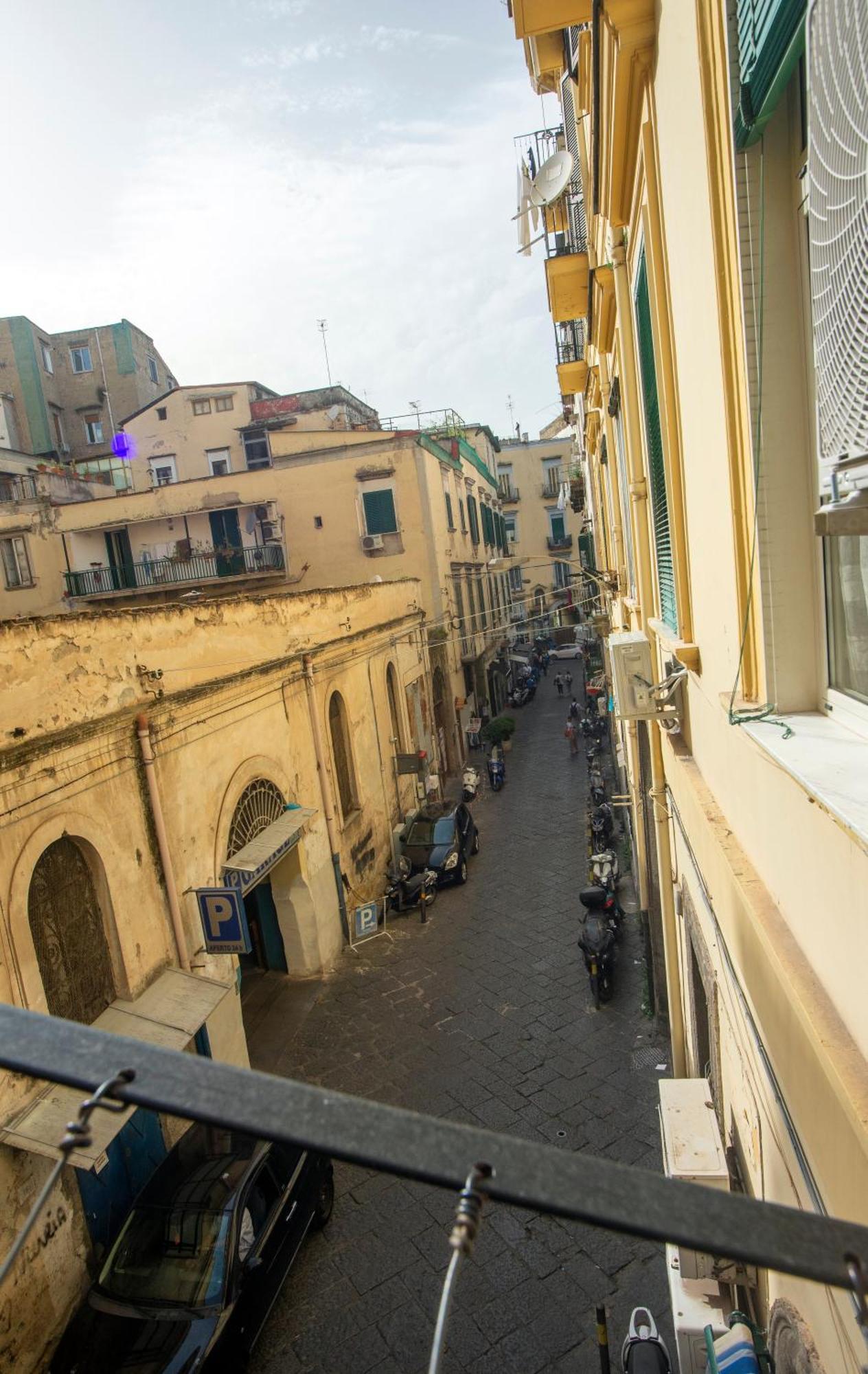 Na Napoli